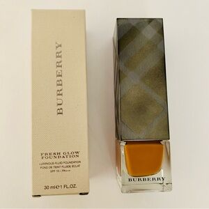 Burberry Fresh Glow Foundation No 60 New